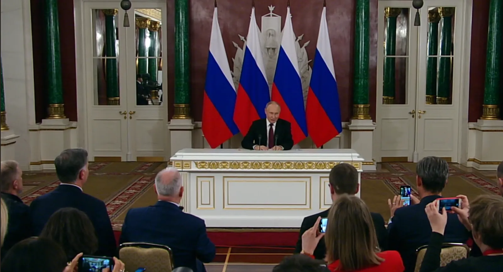Президент России Владимир Путин сделал заявление для СМИ