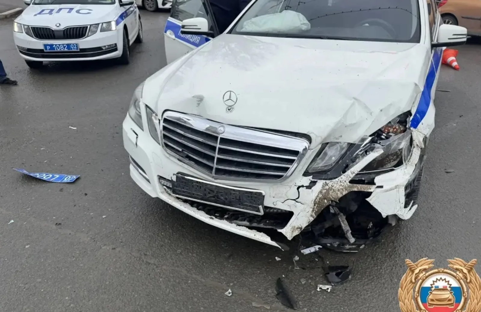 В Уфе патрульный «Мерседес» ГИБДД попал в ДТП