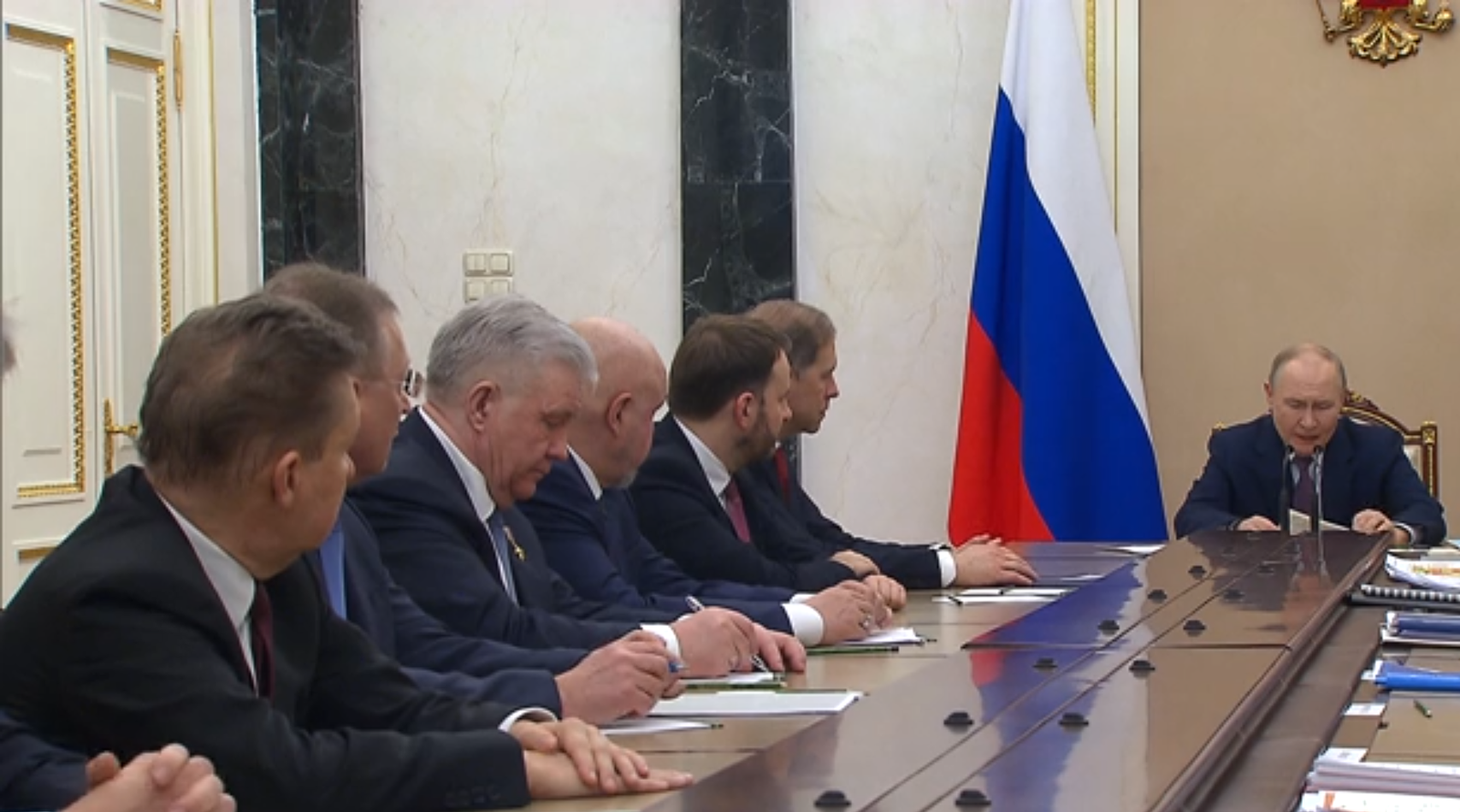 Владимир Путин обсудил мировые рынки нефти и газа