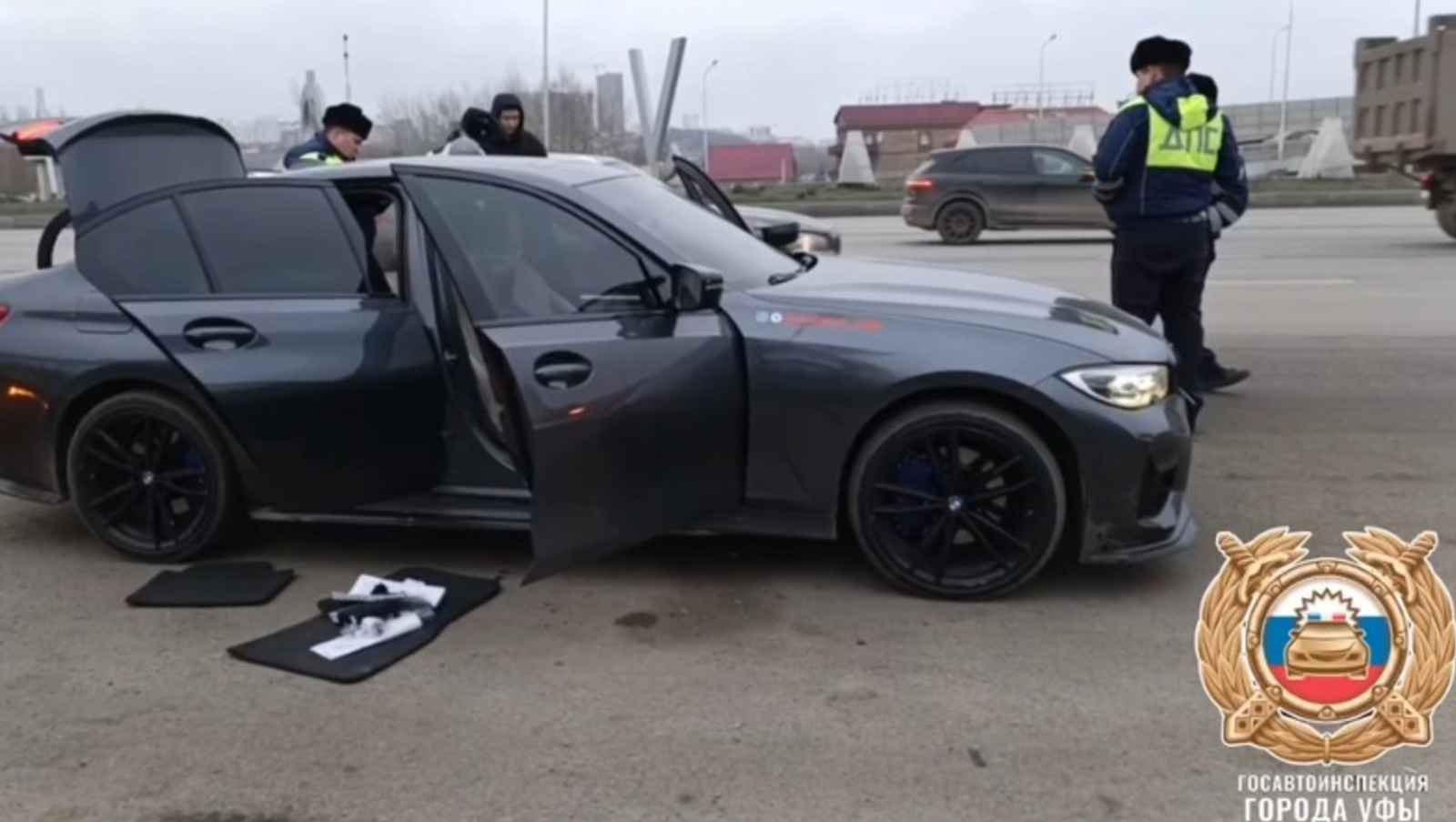 Дрифтер из Уфы извинился за рискованные трюки на парковке