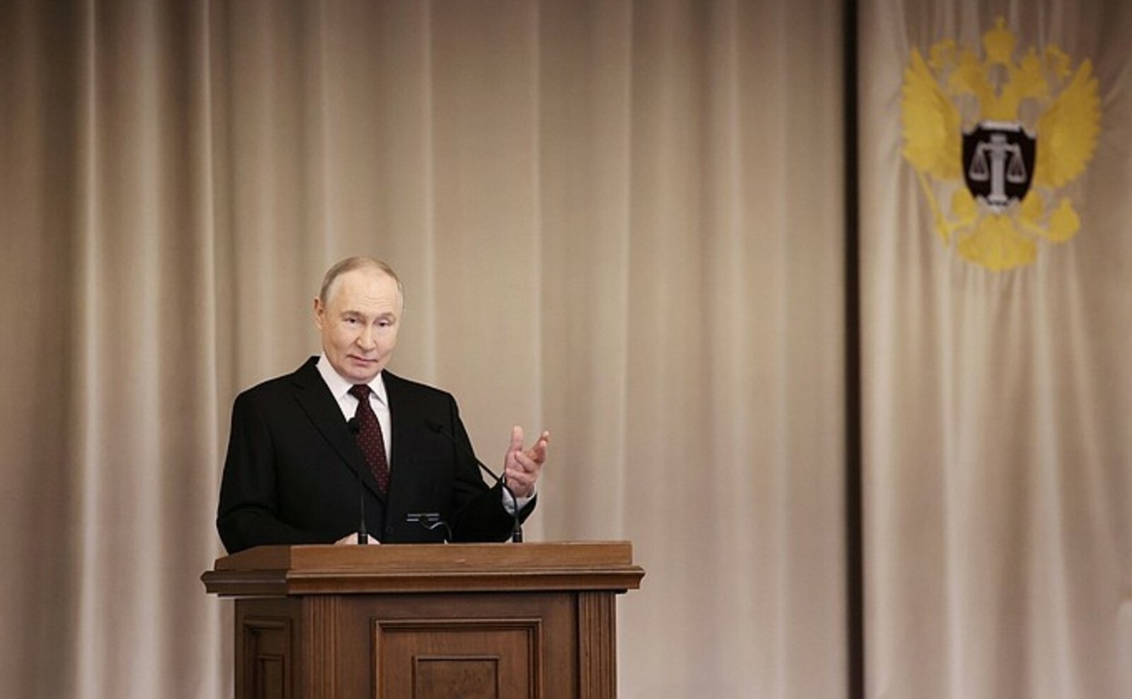 Владимир Путин обсудил проблемы судебной системы с судьями