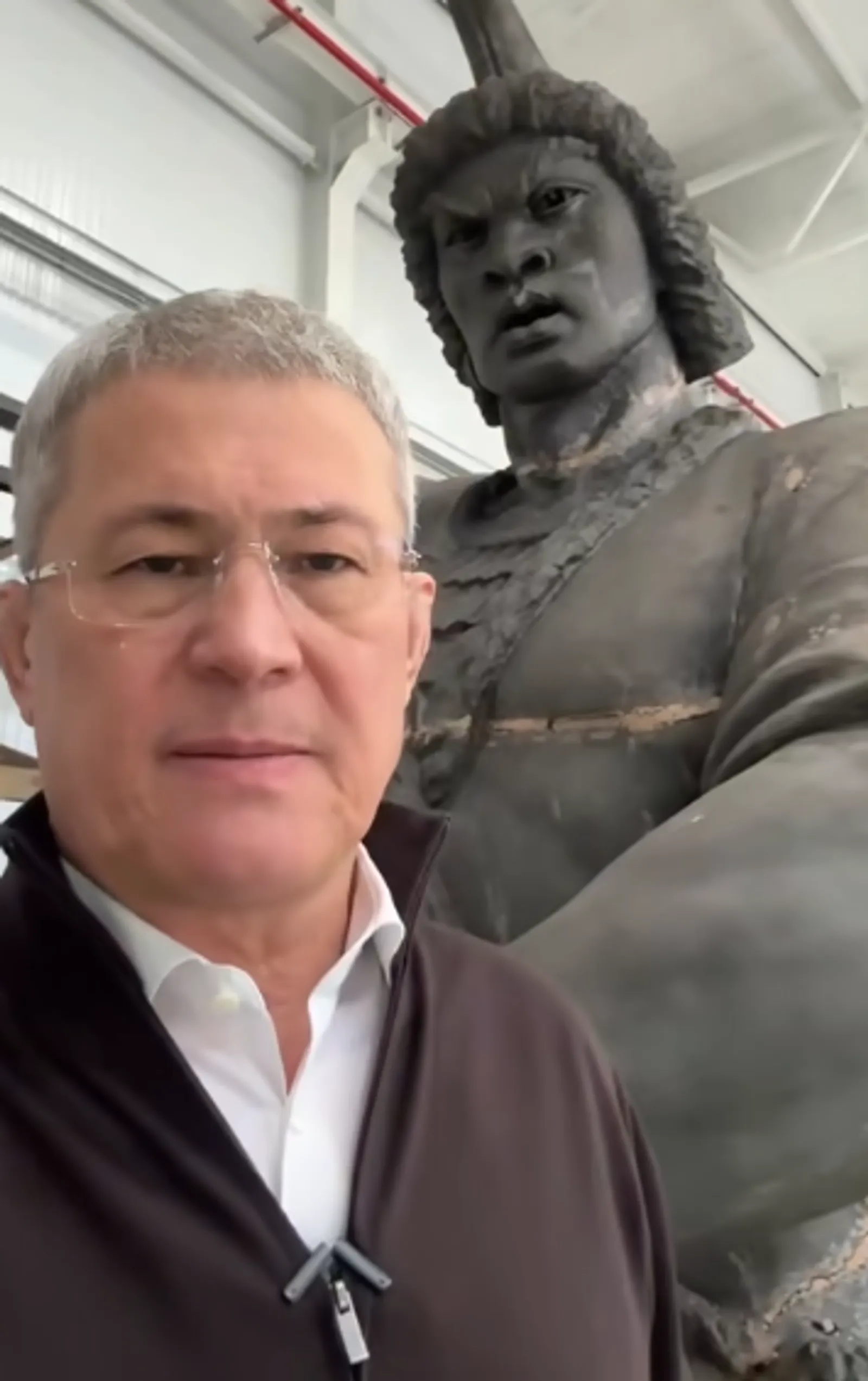 Глава Башкирии ознакомился с реставрацией памятника Салавату Юлаеву