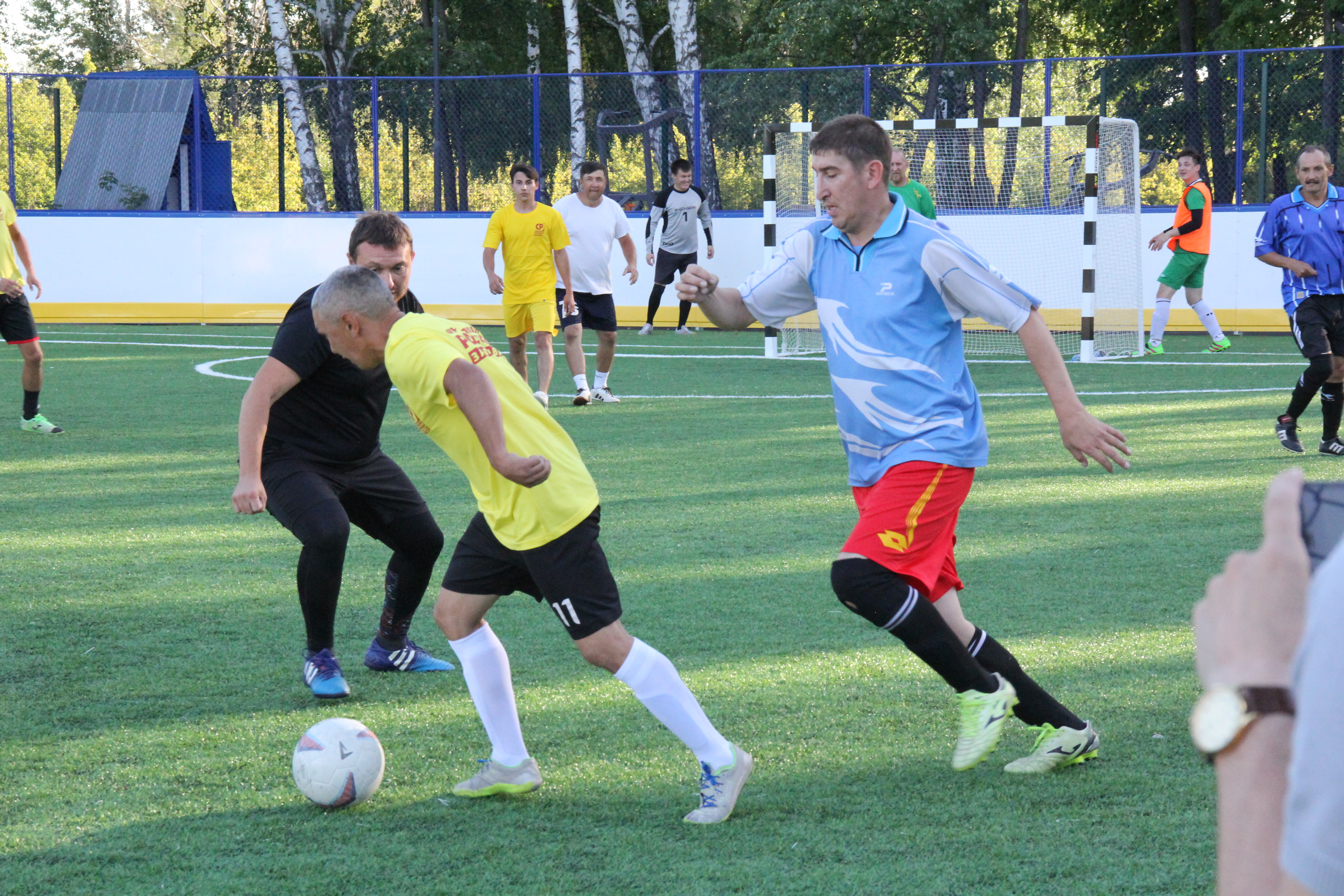 В Чишмах состоялся волнительный турнир по мини-футболу, посвященный памяти земляков
