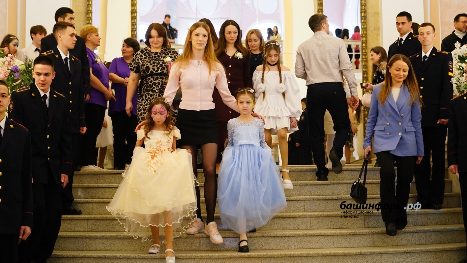 «Бал маленьких принцесс»: праздник весны и добра прошёл в Уфе