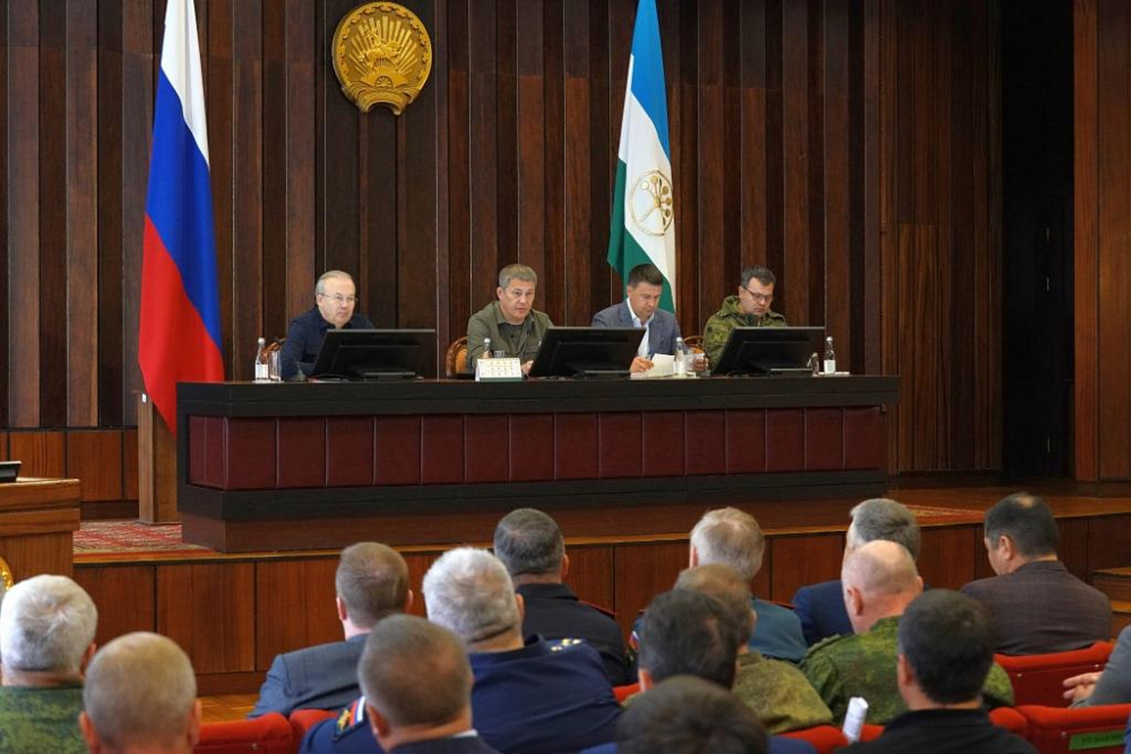 Радий Хабиров провёл мобилизационное совещание с главами муниципалитетов и членами Правительства РБ
