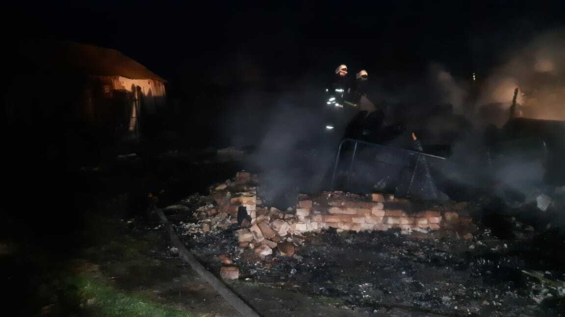Пожар уничтожил дом в Дмитриевке