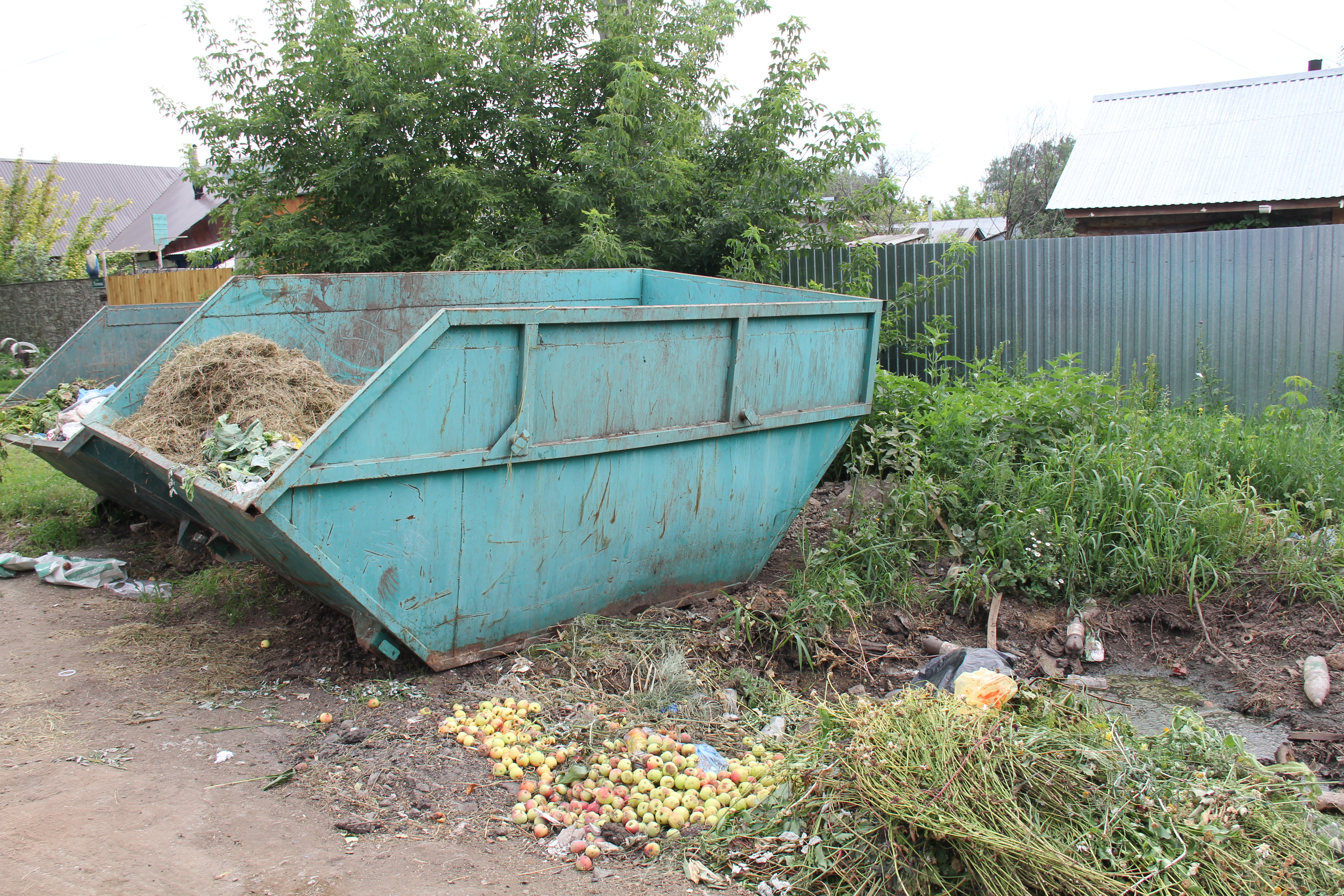 Жители Чишминского района недоумевают, а квитанции за мусор все растут