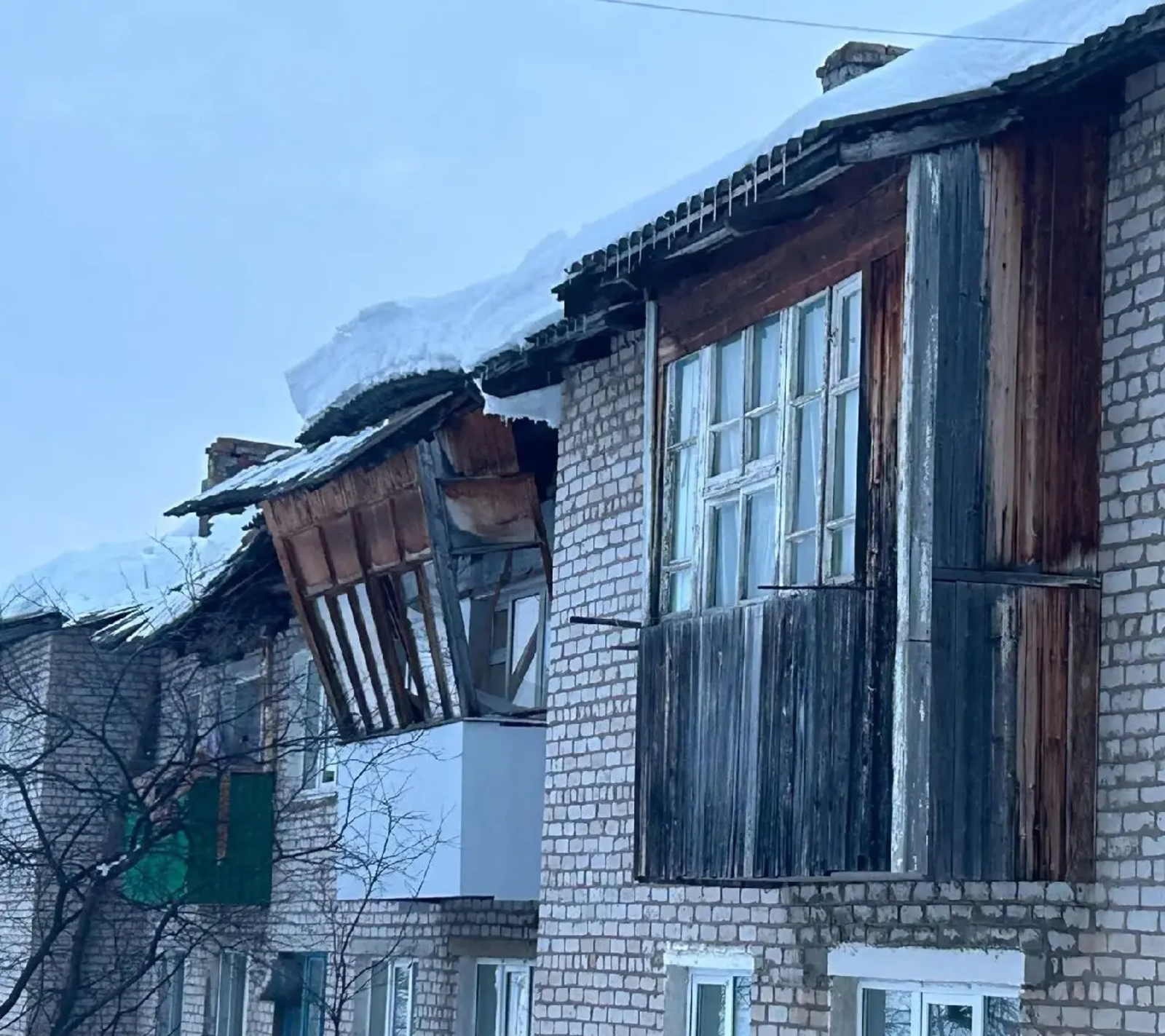 В Башкирии рухнула крыша в многоэтажке