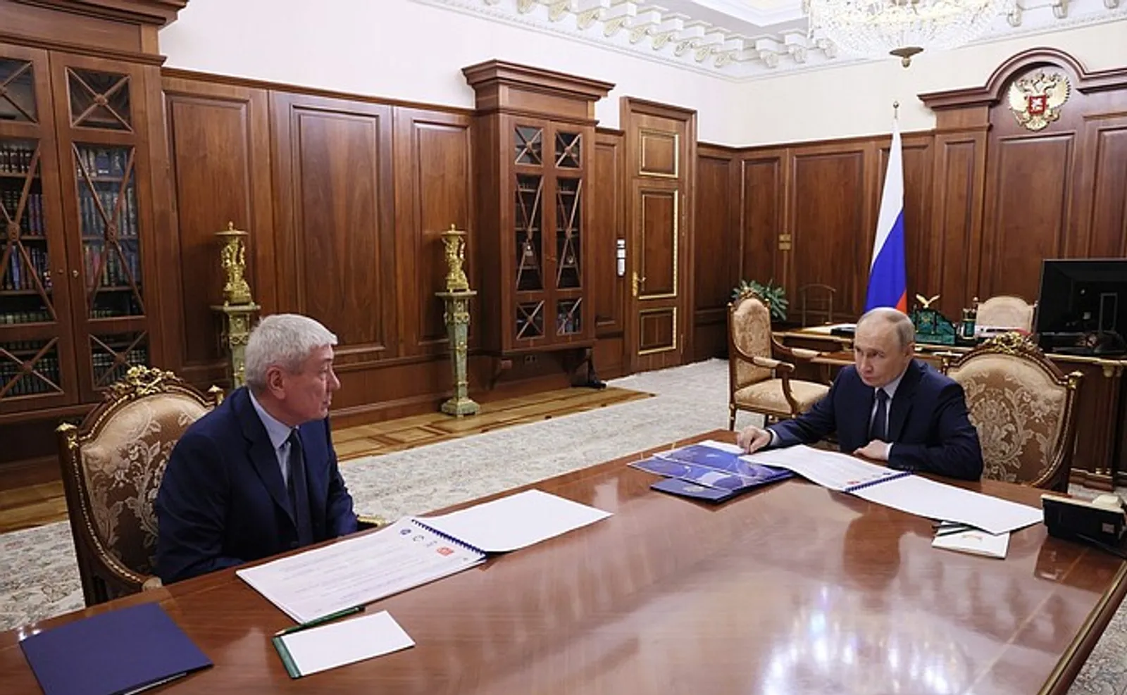 Владимир Путин встретился с главой Росфинмониторинга Юрием Чиханчиным