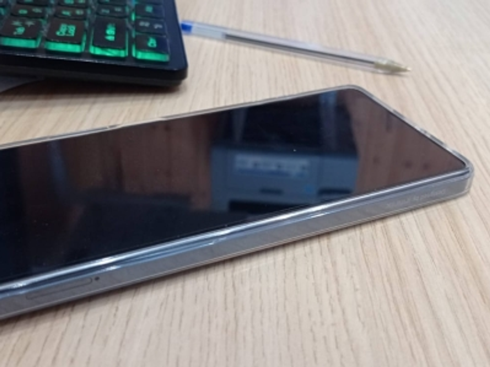 Почему не работает WhatsApp*?