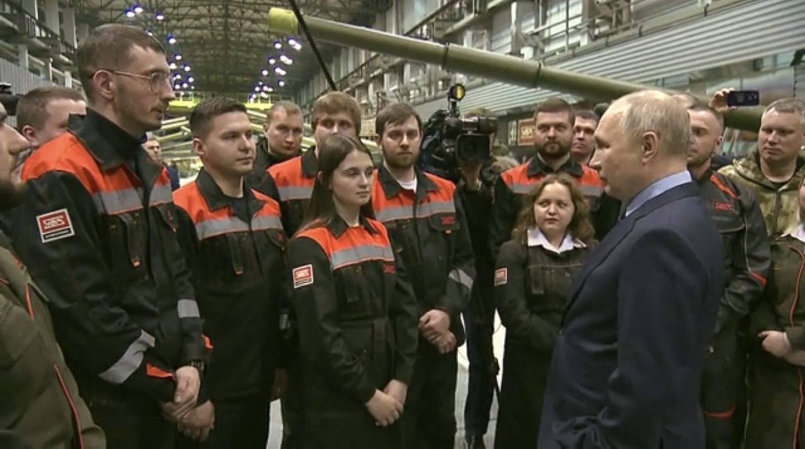 Путин назвал хорошей идеей учредить госнаграды для трудовых династий