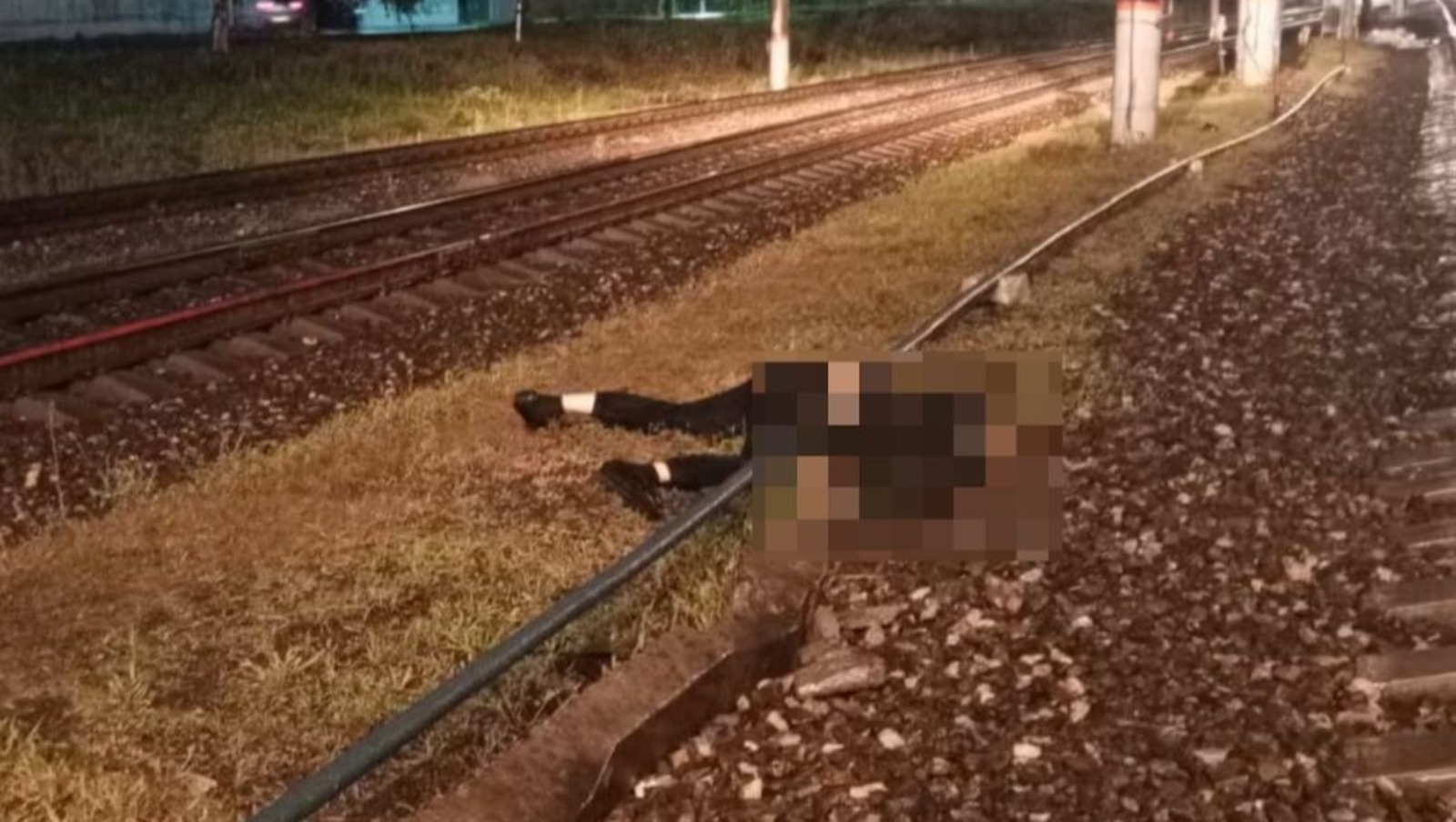 В Башкирии молодой человек попал под пригородный поезд