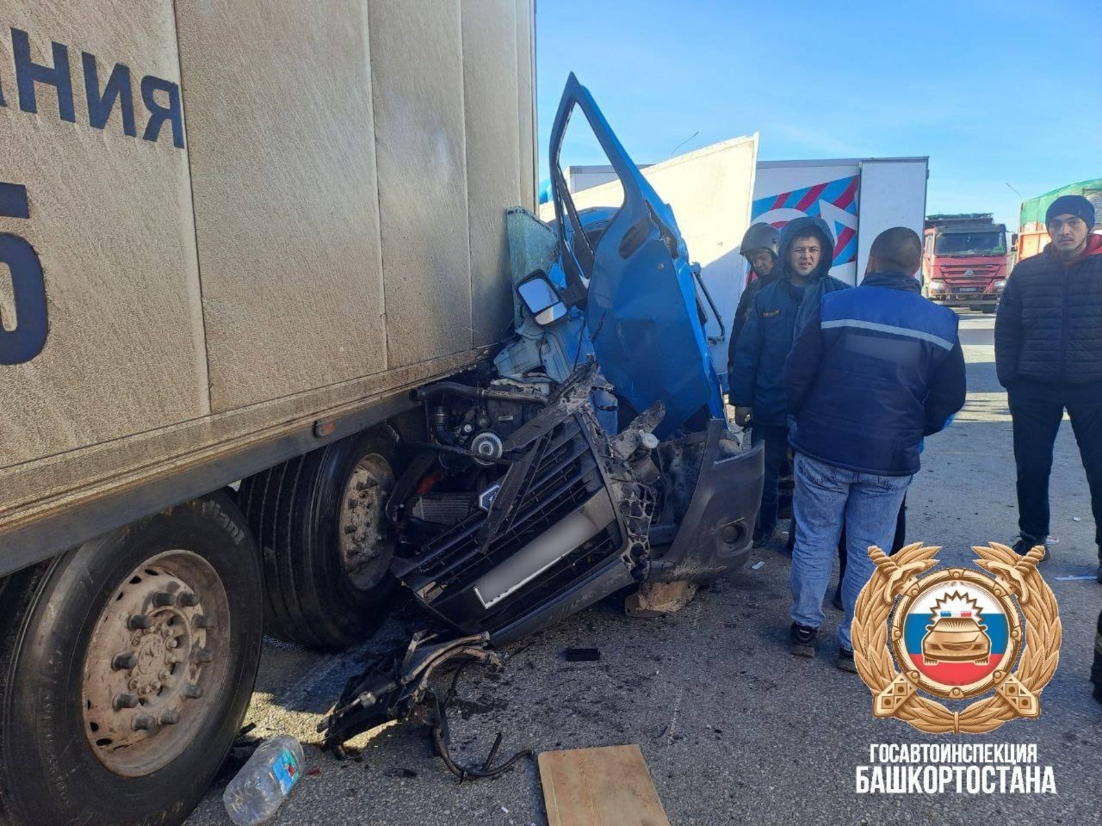 В Башкирии спасатели деблокировали водителя после ДТП