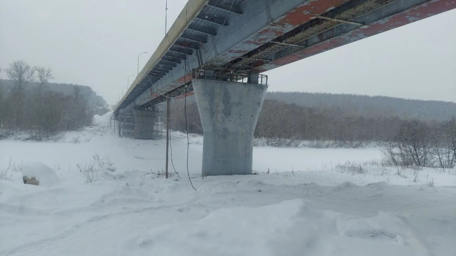 В Башкирии восстанавливают опоры моста через реку Ай