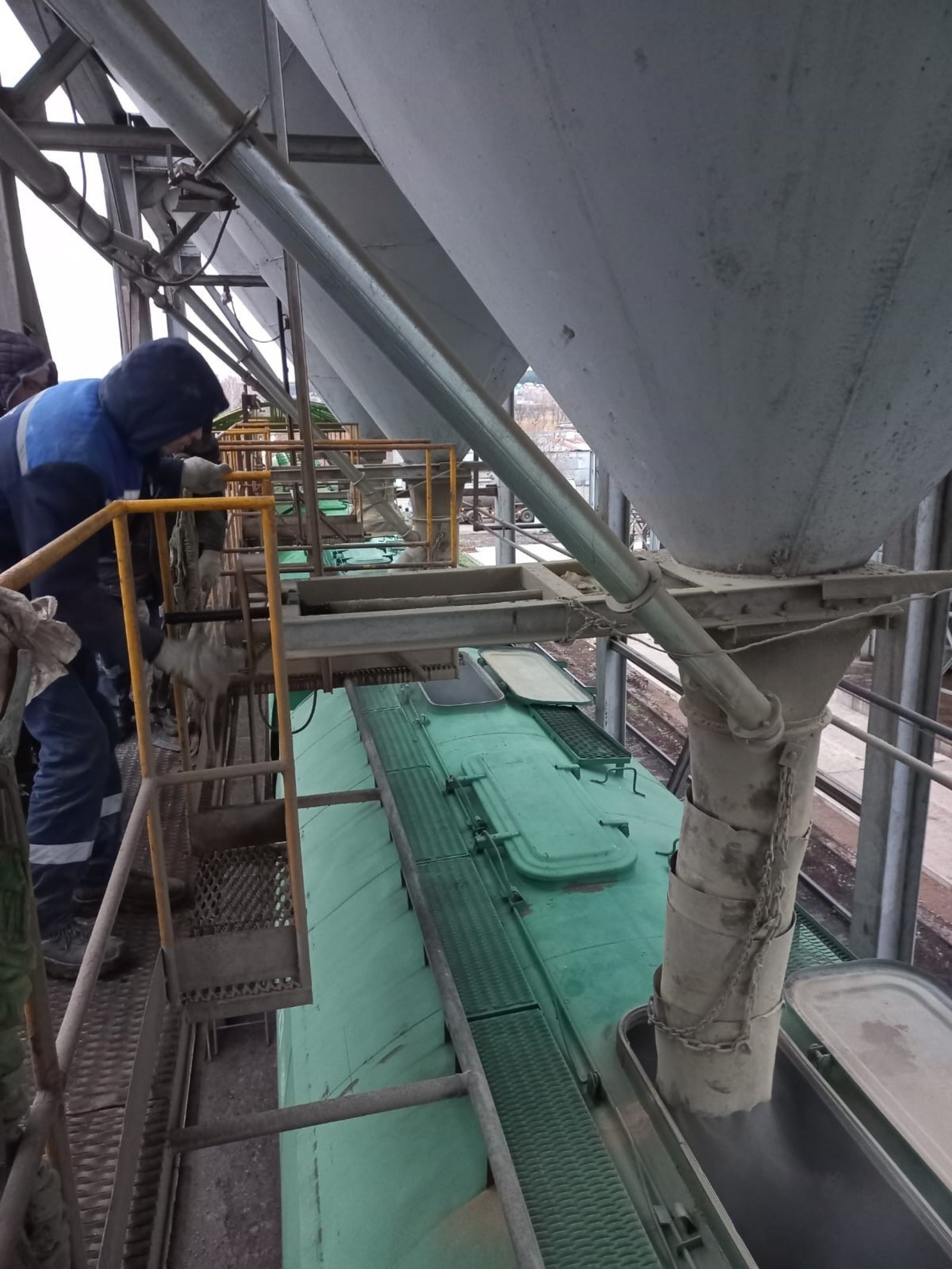 Башкирия отправила в Туркменистан партию гранулированного рапсового шрота