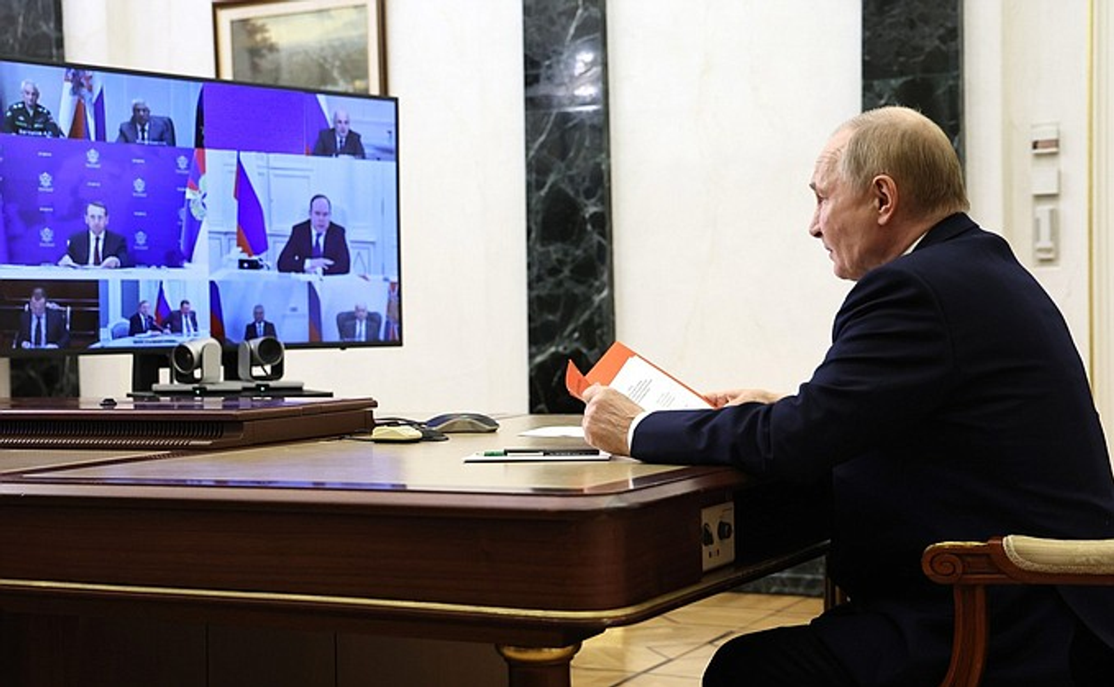 Владимир Путин провёл совещание по вопросам информационной безопасности