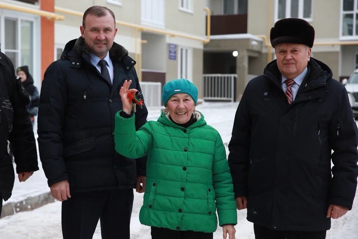 В канун праздника 14 семей получили ключи от новых квартир в Башкирии