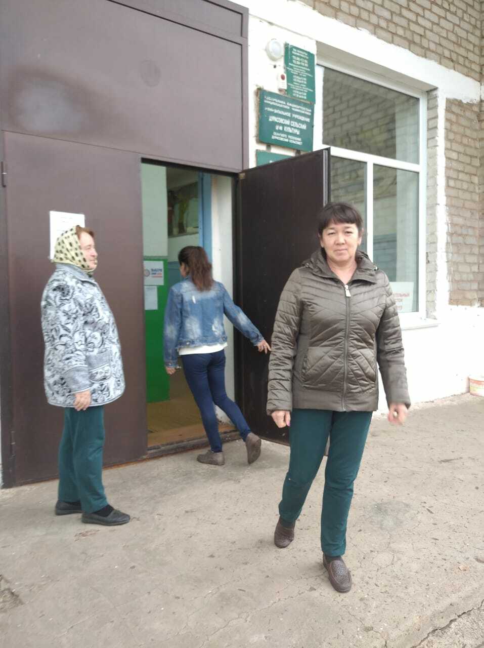 В Чишминском районе одним из первых проголосовал глава администрации Дурасовского сельсовета Фаниль Заманов