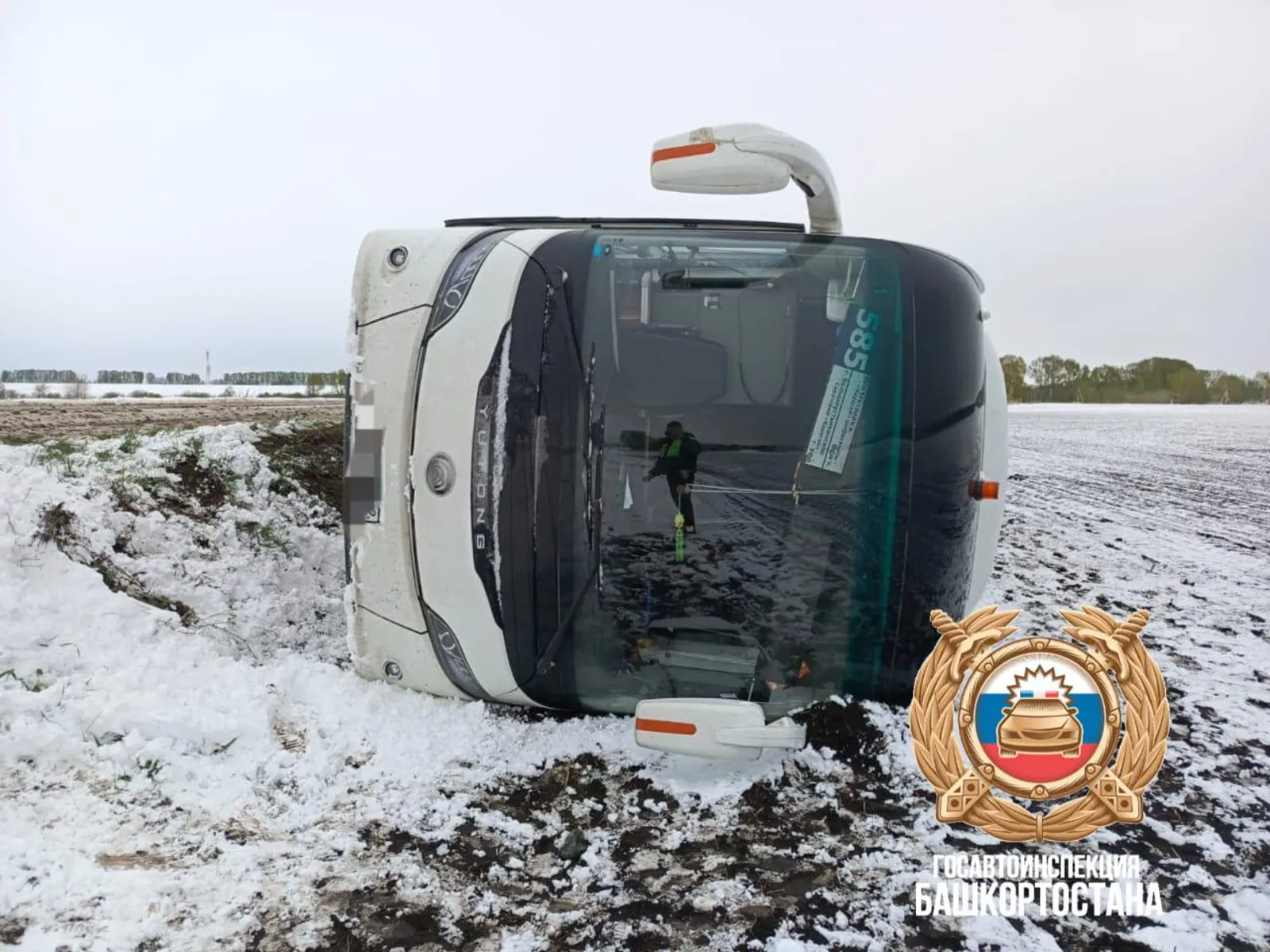 В Башкирии перевернулся пассажирский автобус