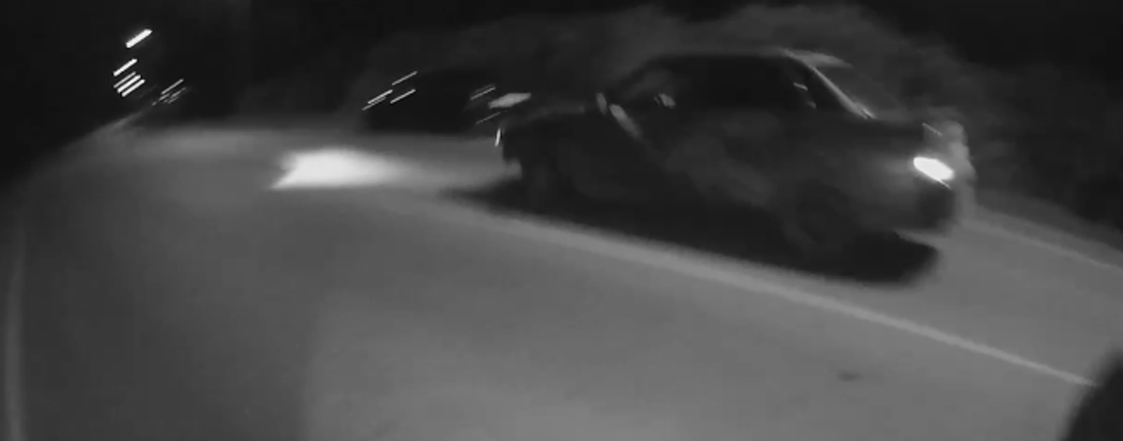 Любитель быстрой езды во время погони потерял колесо