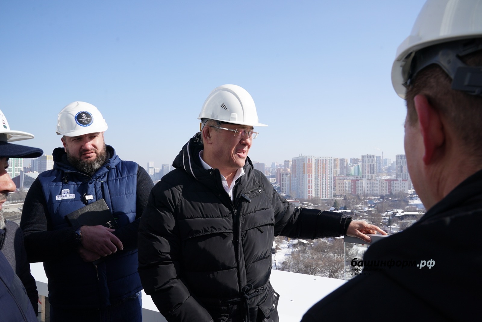 Радий Хабиров ознакомился с ходом строительства соборной мечети «Ар-Рахим»