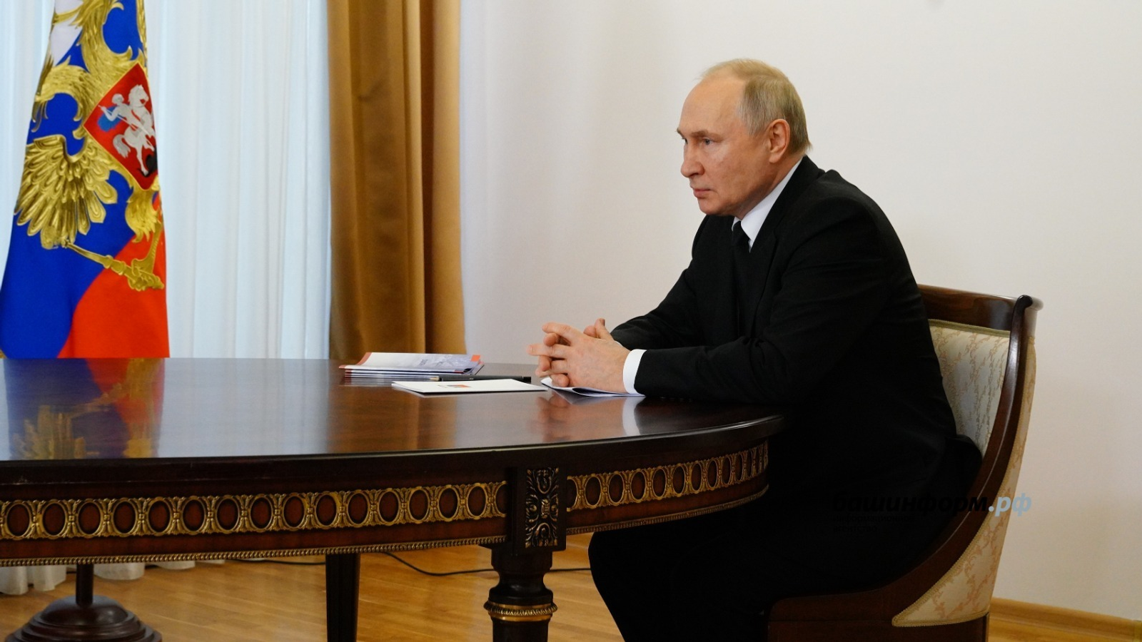 Владимир Путин продлил выплаты для детей без вести пропавших военных