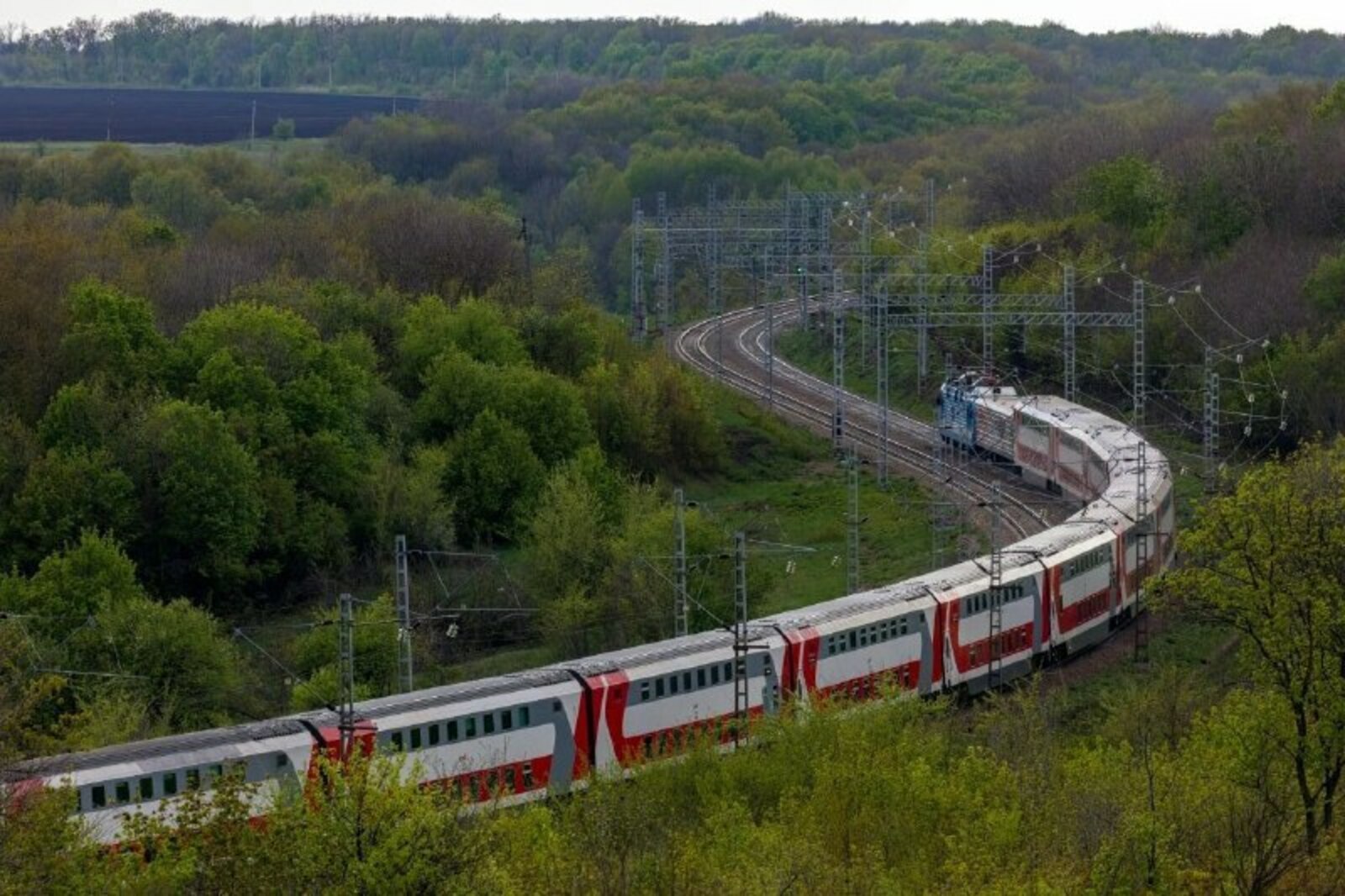 Перевозки пассажиров на Куйбышевской железной дороге в августе выросли на 13,3%