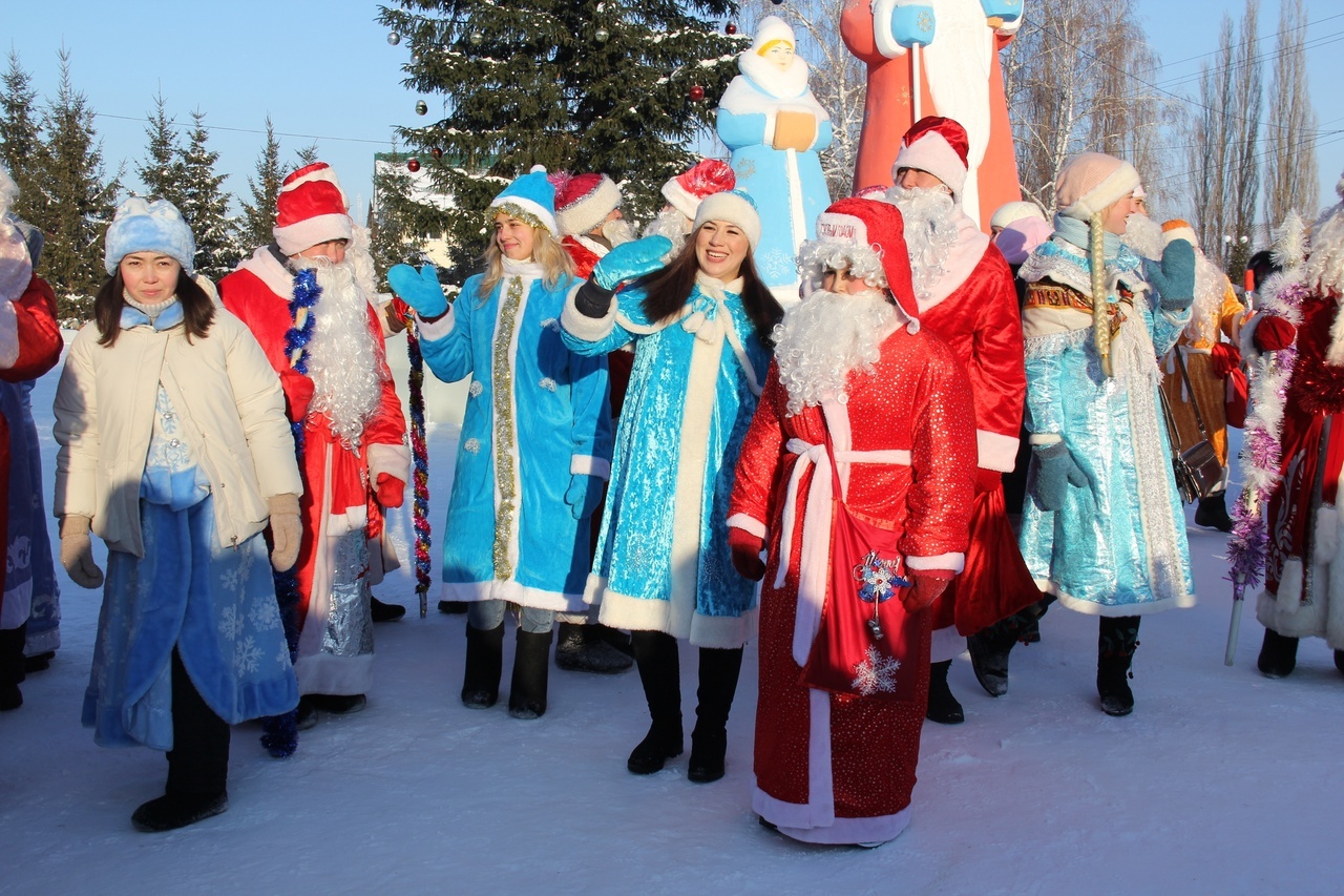 Парад Дедов Морозов: радостно и весело