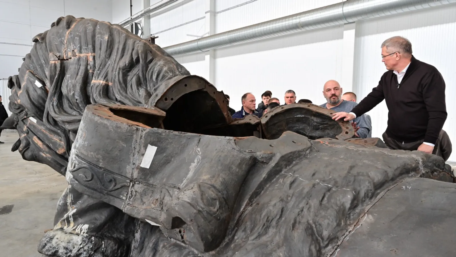 Глава Башкирии контролирует реставрацию памятника Салавату Юлаеву