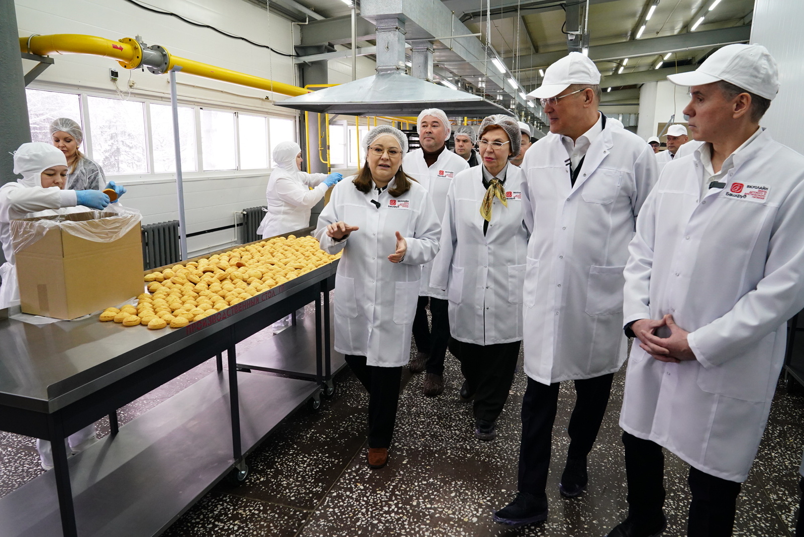 Радий Хабиров посетил завод детского и диетического питания «ВкусЛайн»