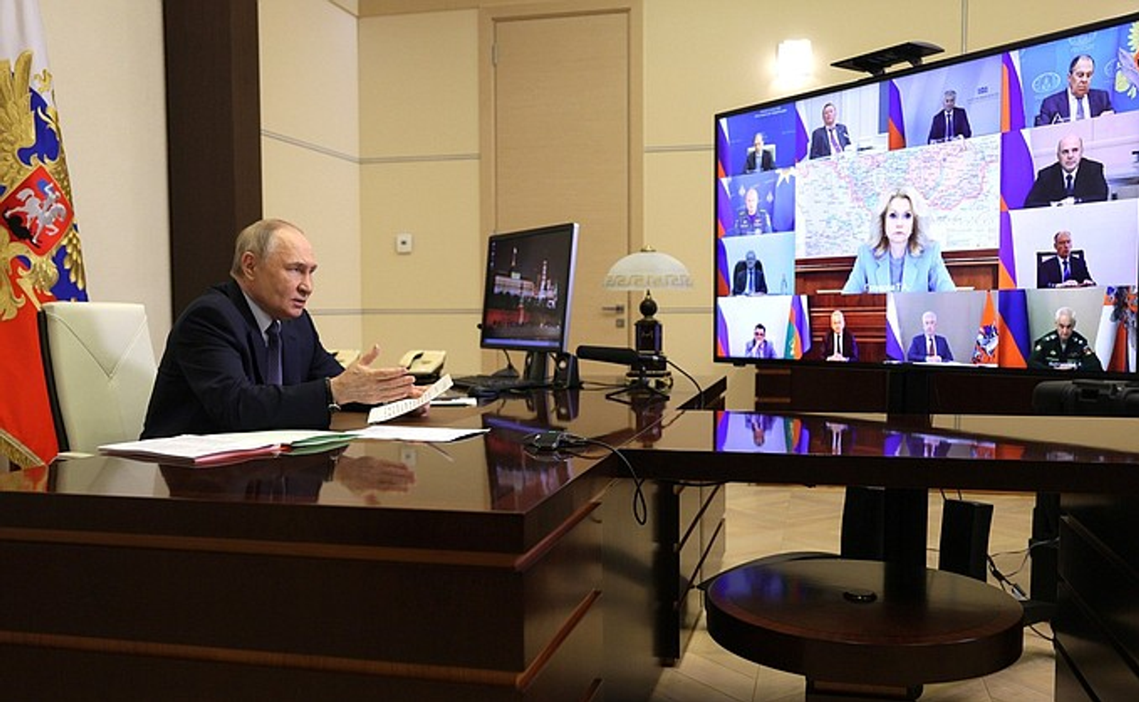 Президент обсудил вопрос по защите традиционных ценностей с Советом Безопасности