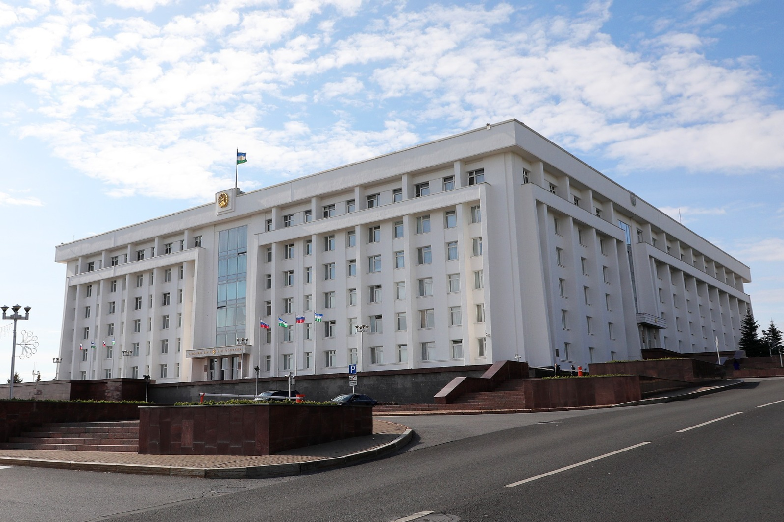 Глава Башкирии поздравил работников местного самоуправления