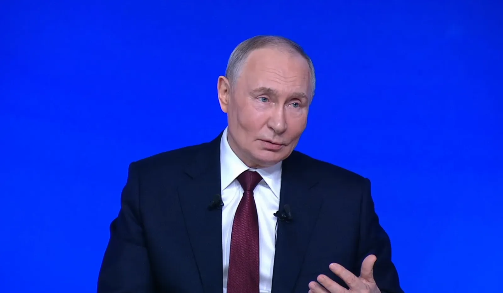 Владимир Путин поддержал продление выплат по уходу за ребенком до трех лет