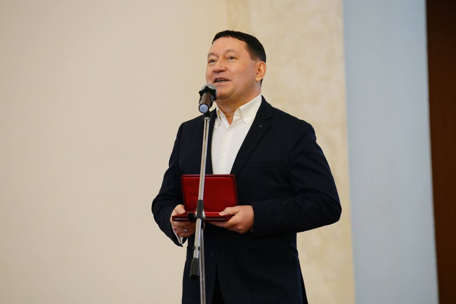 Айдар Галимов получил звание «Заслуженный работник культуры РФ»